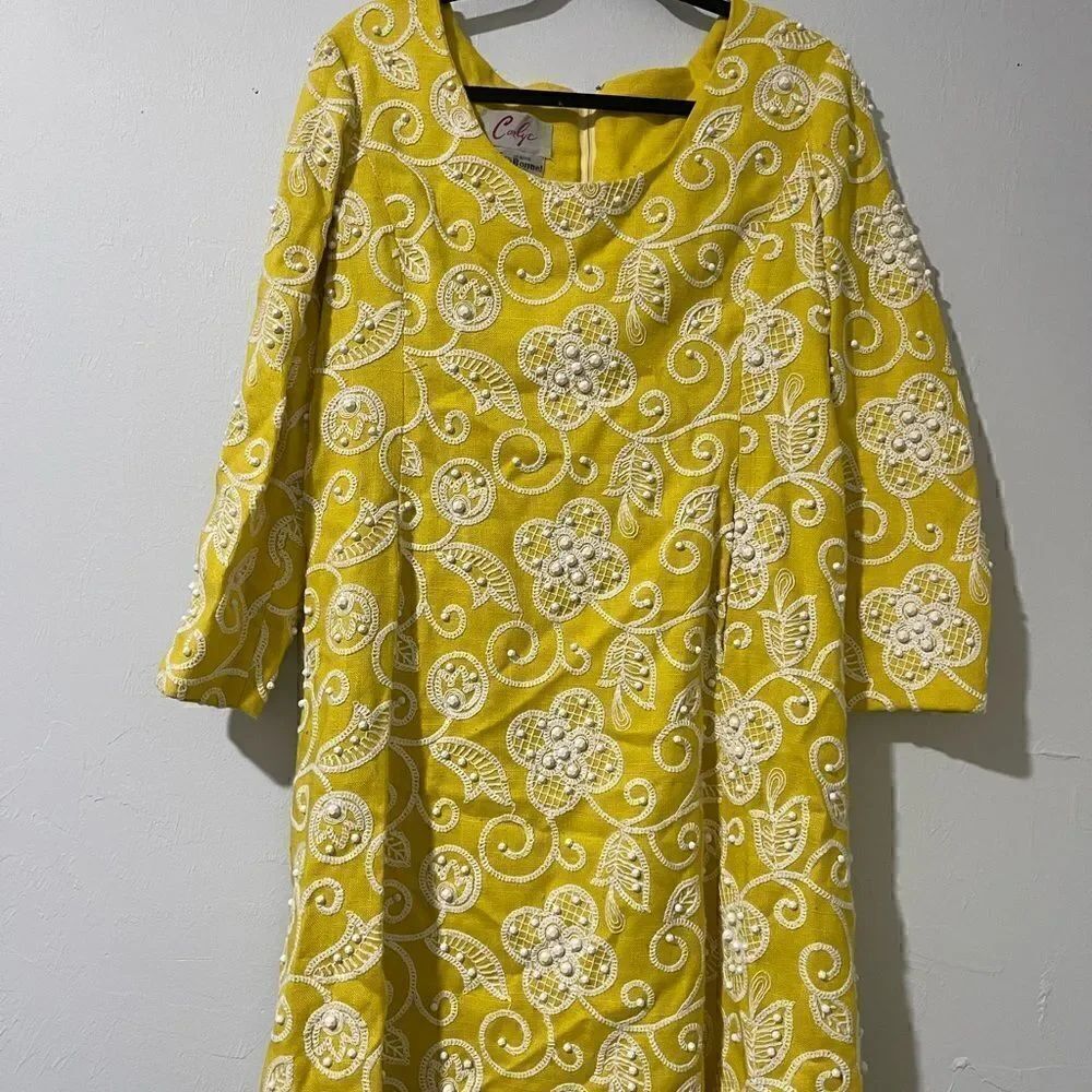 Carlye yellow midi dress white print has heavy beads size 16